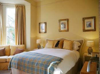 Muntham & Town House 3* Torquay